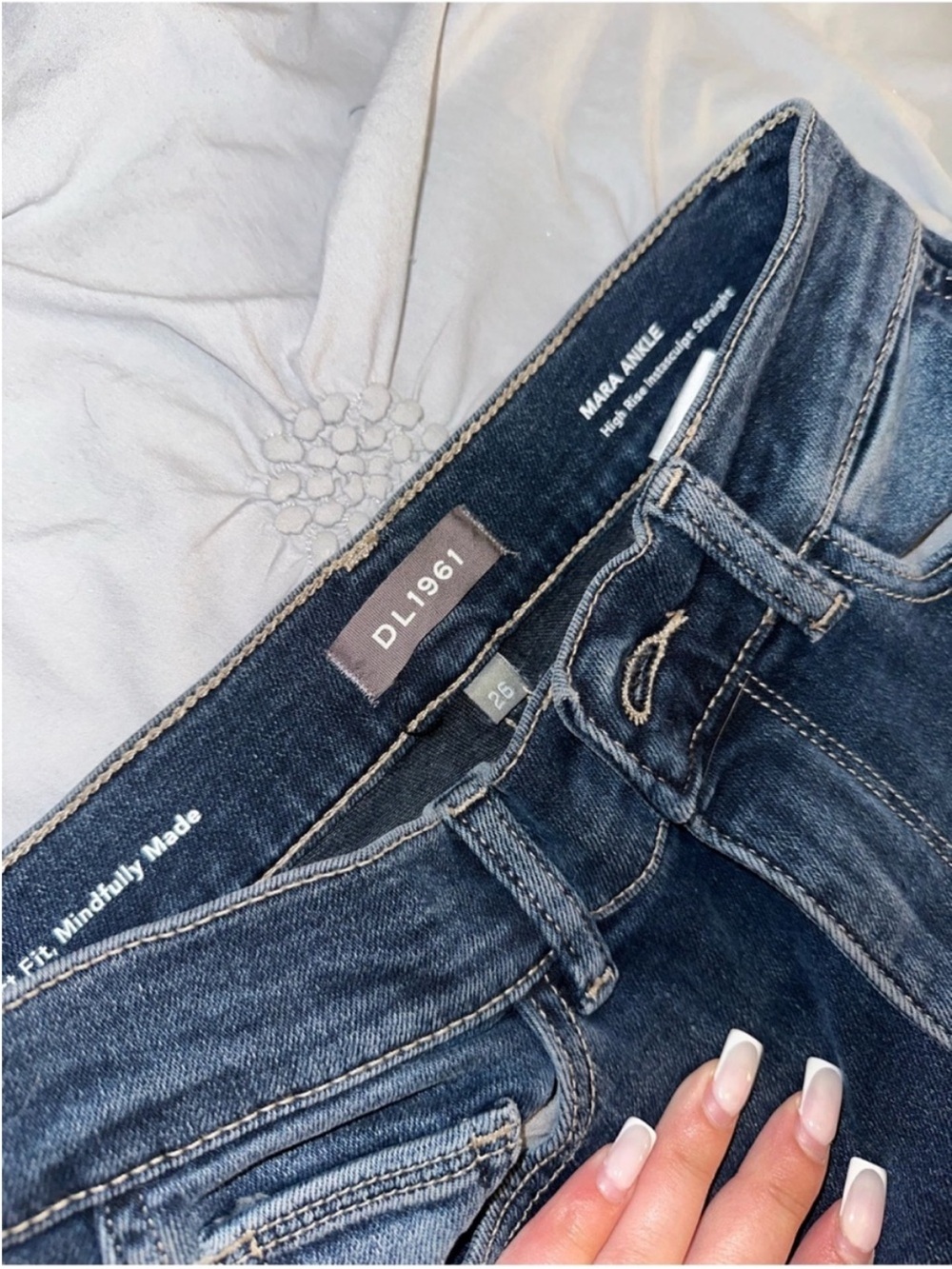 DL1961 Women’s Dark Blue Mara Ankle Jeans